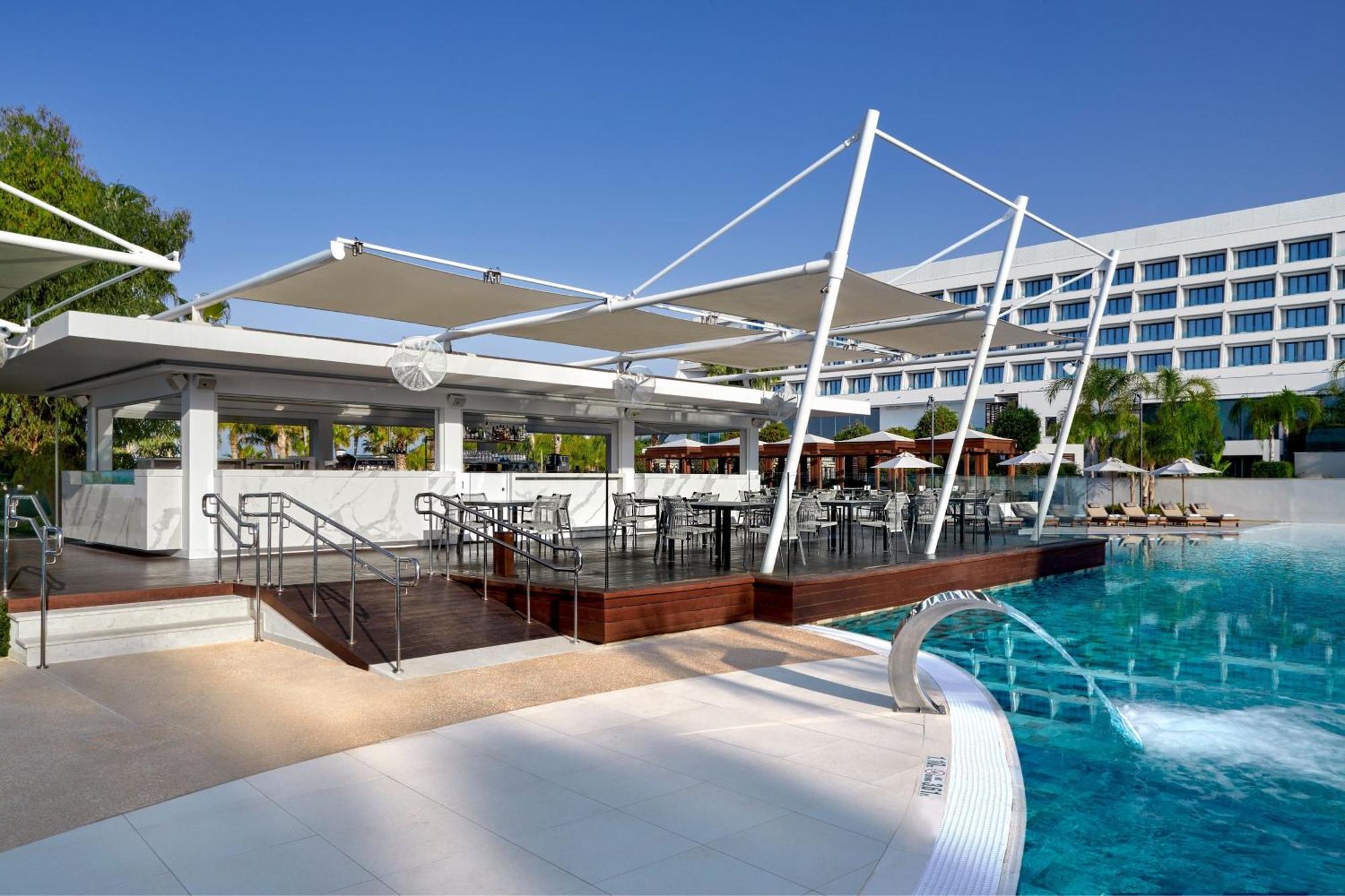 Parklane, A Luxury Collection Resort & Spa, Limassol Exterior photo The pool at the hotel